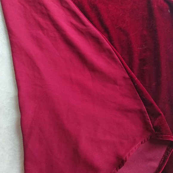 Wine Red, gorgeous velvety flowy blouse - Picture 3 of 3